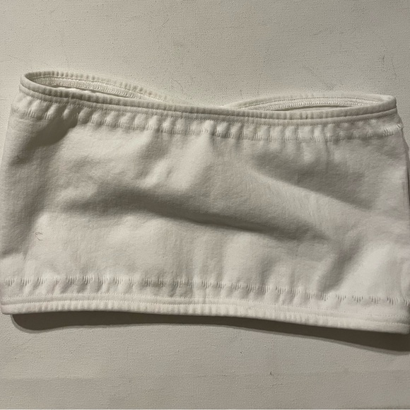 Alaia Vienne Perforated Seamless Bikini Top - Picture 4 of 4